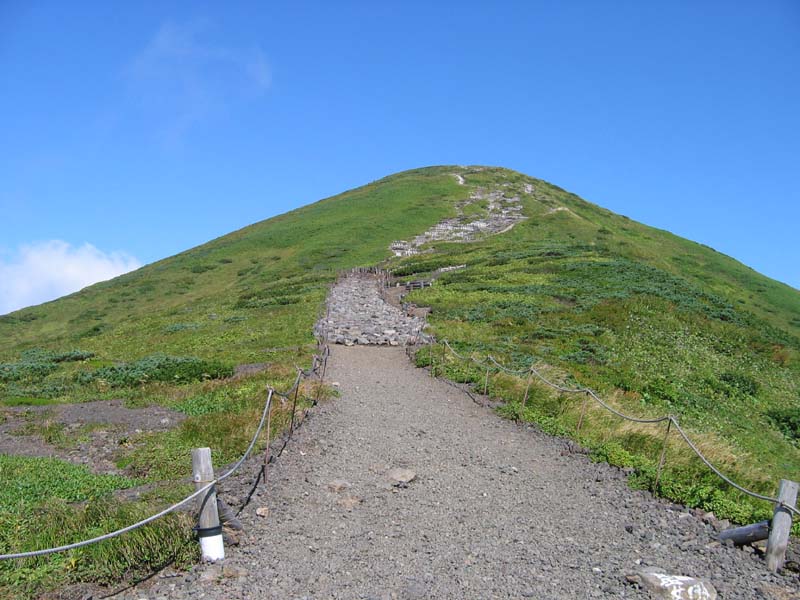 秋田県の一番高い山頂