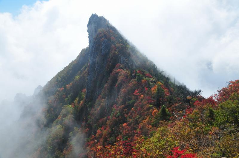 愛媛県の一番高い山頂
